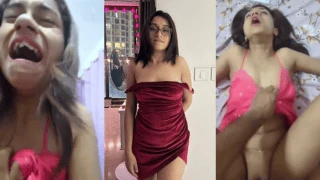Noida Girl Hot Sex with Her Boyfriend in OYO