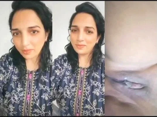Vey Cute desi girl Friend flashing pussy